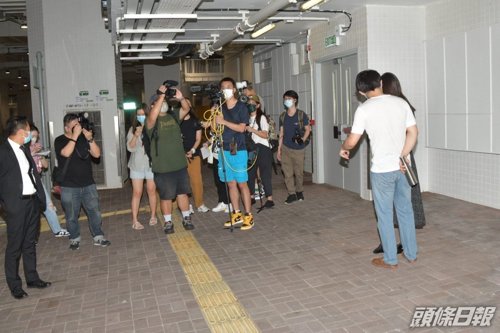 被傳媒追訪被TVB出律師信一事。